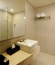 Superior Bathroom, Legian Paradiso Hotel