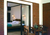 Super Deluxe, White Rose Hotel